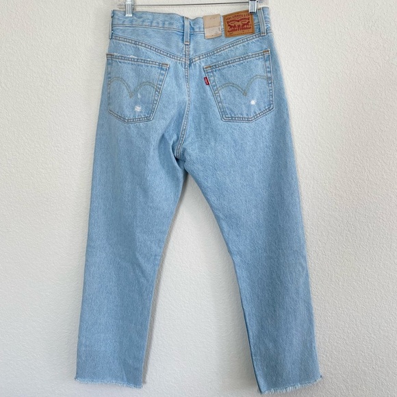 Levi's 501 Cropped Jean High Rise Straight Leg Distressed Light Wash Sz 27 x 26 - Picture 7 of 9
